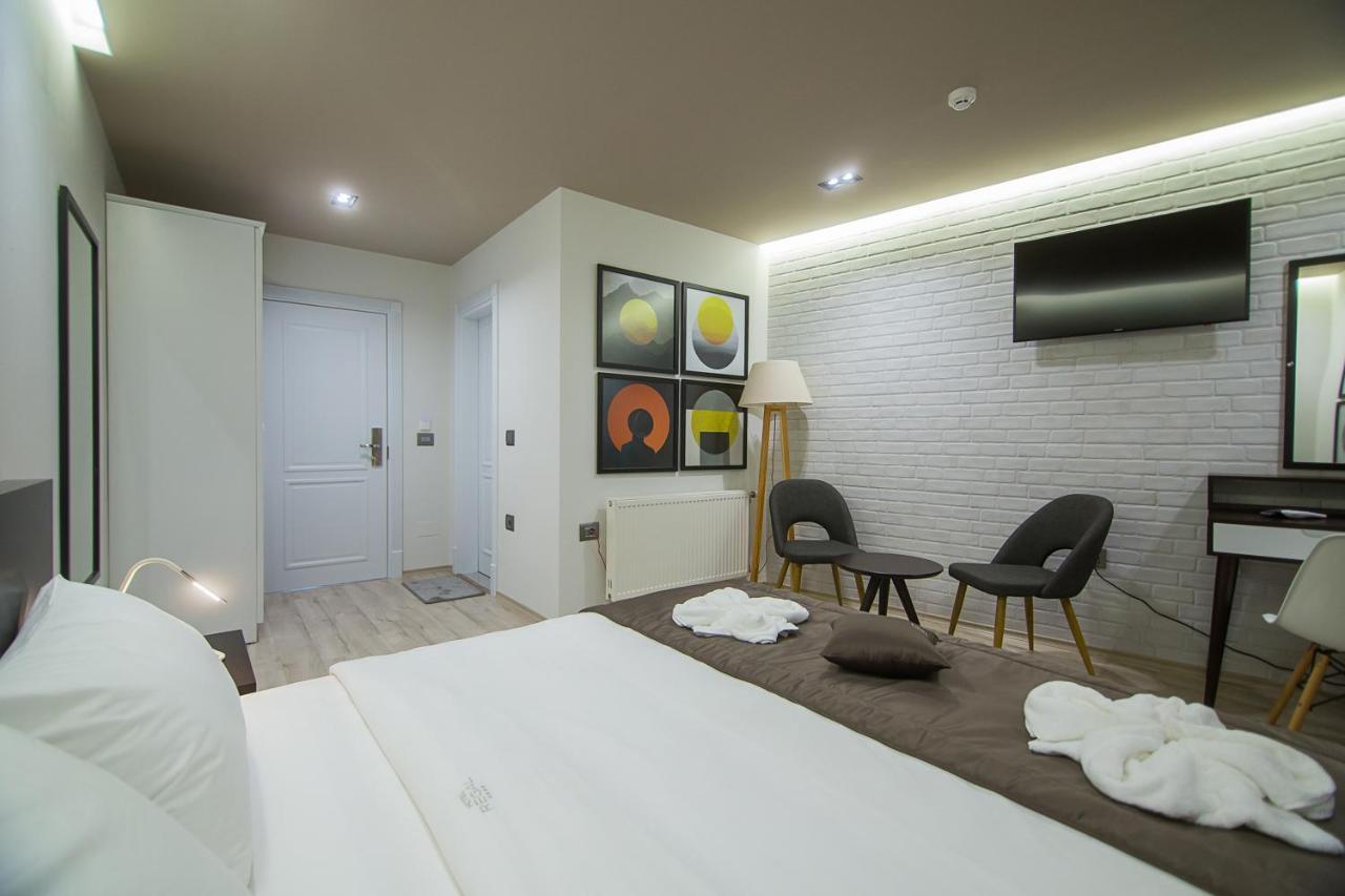 קורצ'ה Hotel Regal מראה חיצוני תמונה