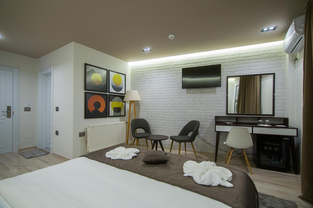 קורצ'ה Hotel Regal מראה חיצוני תמונה