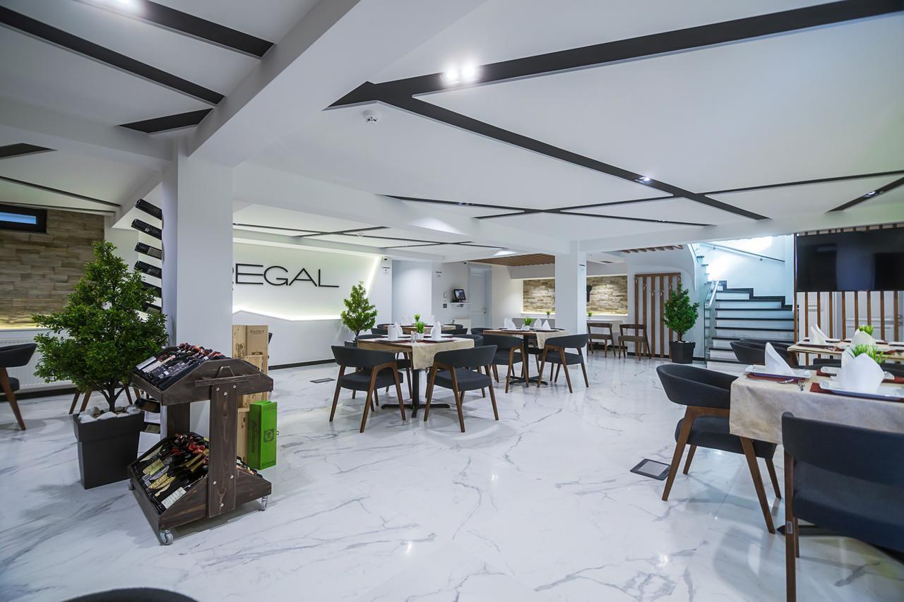 קורצ'ה Hotel Regal מראה חיצוני תמונה