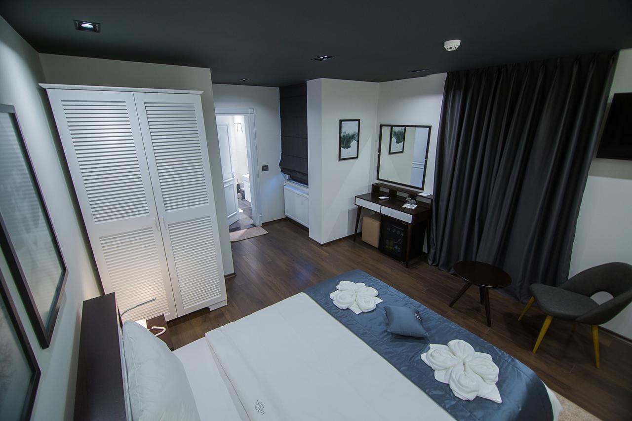 קורצ'ה Hotel Regal מראה חיצוני תמונה
