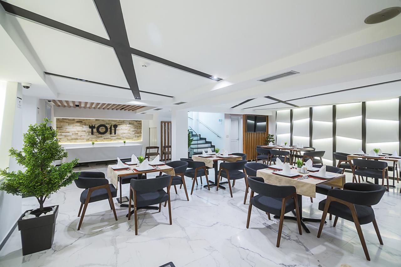 קורצ'ה Hotel Regal מראה חיצוני תמונה