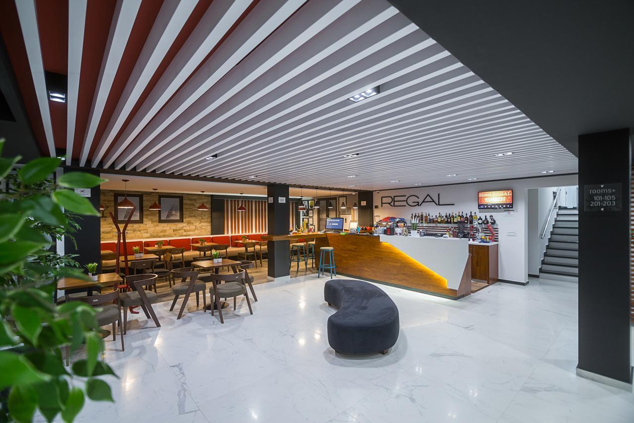 קורצ'ה Hotel Regal מראה חיצוני תמונה