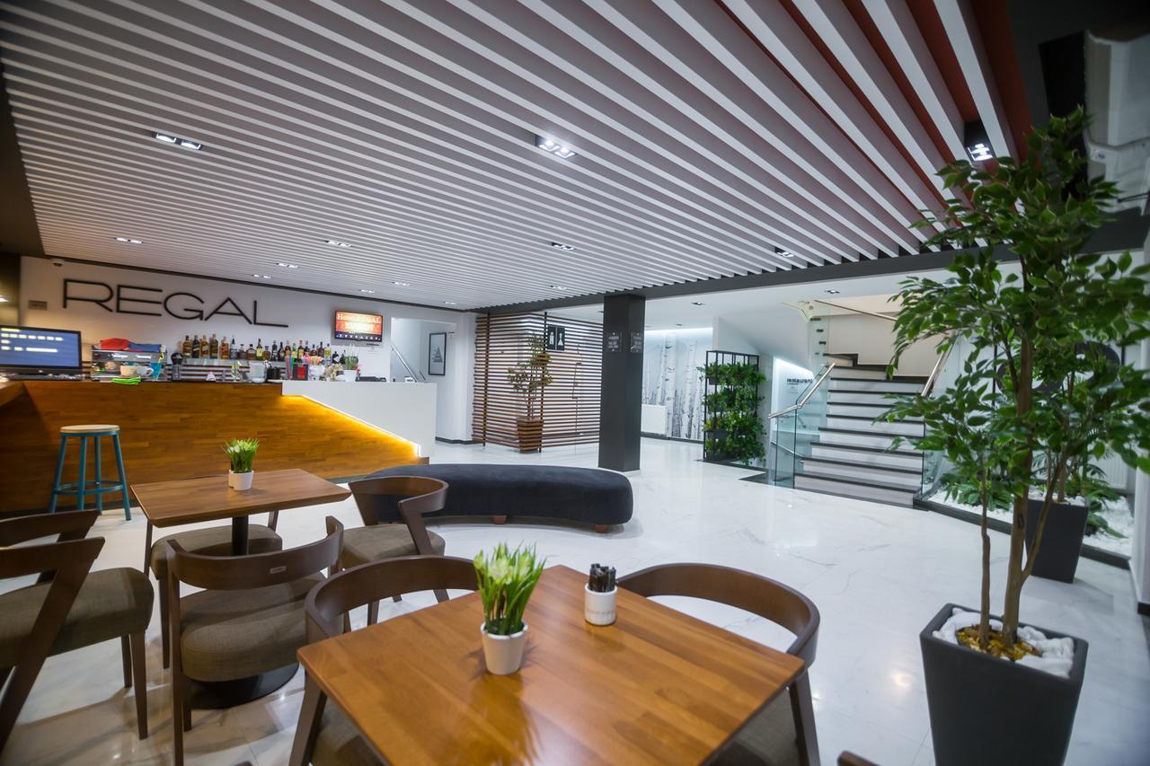 קורצ'ה Hotel Regal מראה חיצוני תמונה