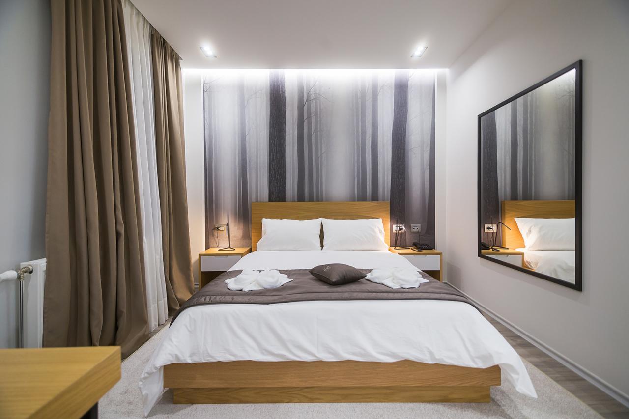 קורצ'ה Hotel Regal מראה חיצוני תמונה